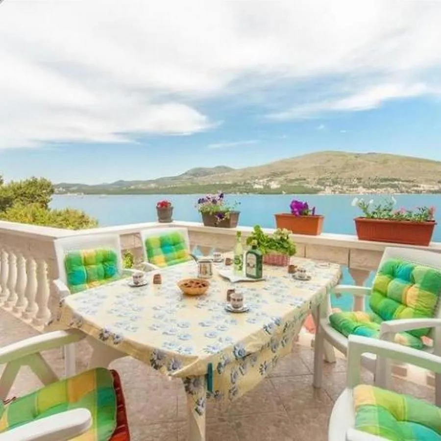 Apartments Marko Donji Okrug  Croatia